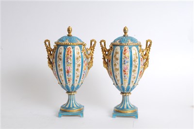 Lot 101 - A pair of Royal Rudolstadt porcelain vases and covers