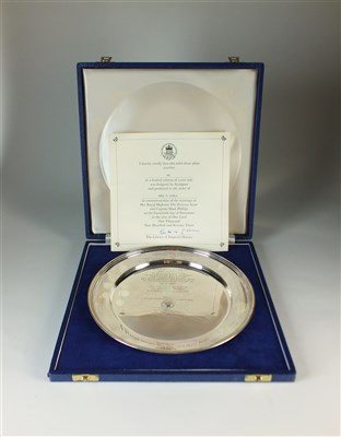 Lot 228 - A cased commemorative silver plate