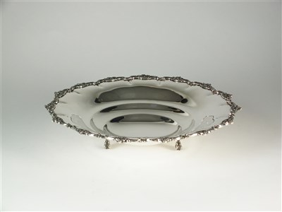 Lot 225 - An Egyptian silver bread plate/bowl