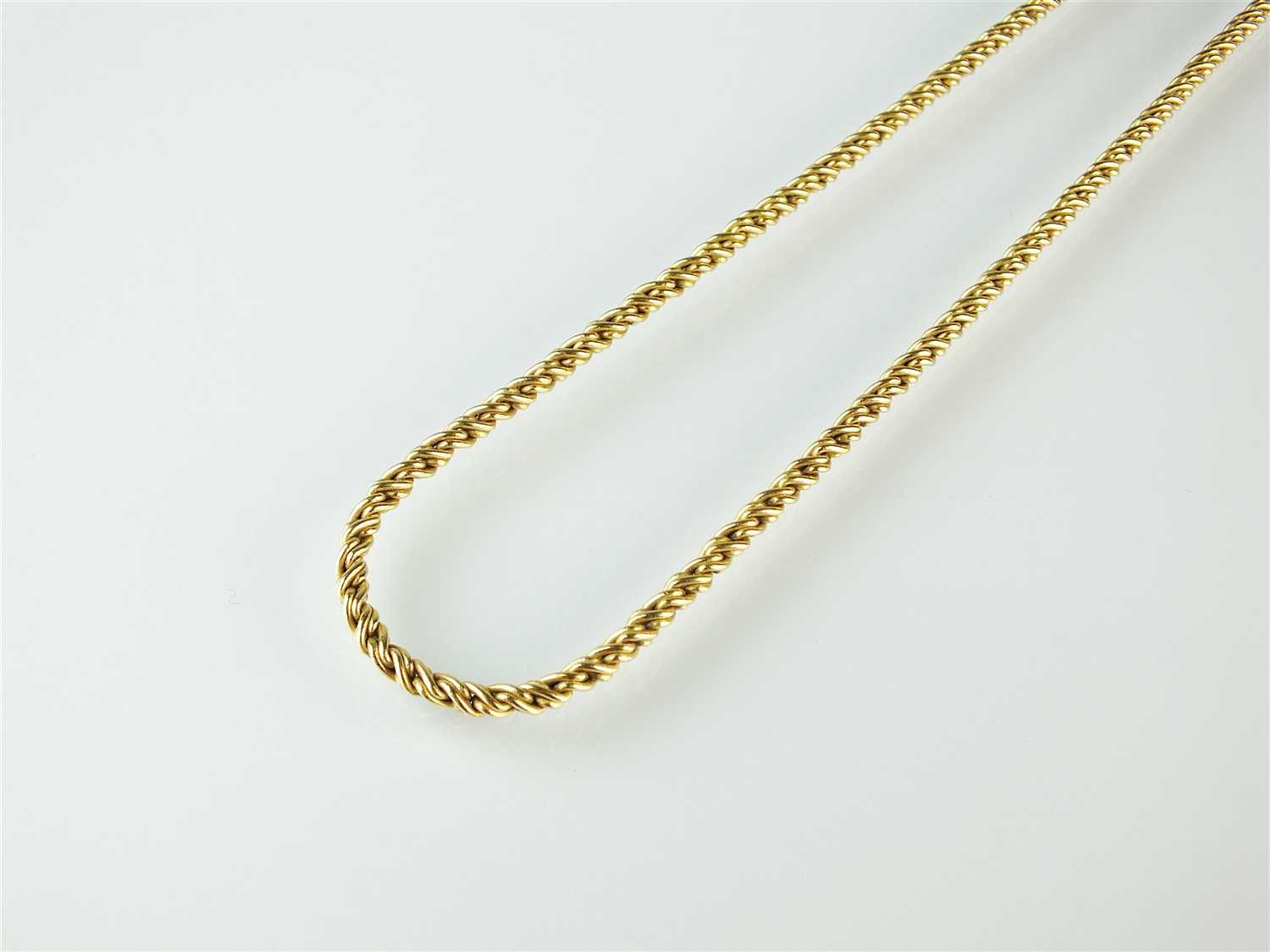Lot 326 - A rope twist chain