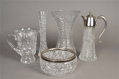 Lot 197 - A group of cut lead crystal glassware