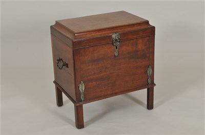 Lot 374 - A George III mahogany cellarette