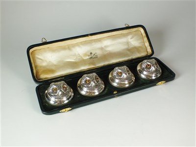 Lot 195 - A cased set of four Edwardian novelty silver menu holders