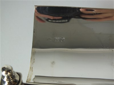 Lot 210 - An Edwardian silver ink stand