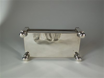 Lot 210 - An Edwardian silver ink stand