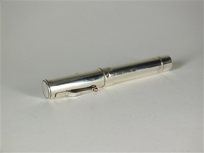 Lot 206 - A novelty silver cigar holder