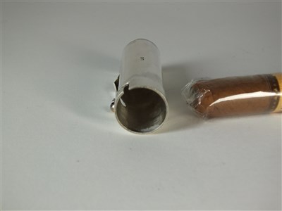 Lot 206 - A novelty silver cigar holder