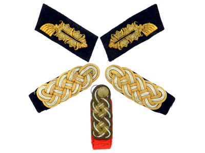 Lot 359 - Reichbahnschutz shoulder boards and collar tabs