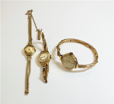 Lot 117 - Three 9ct gold wristwatches