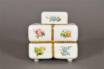 Lot 173 - Unusual Minton sectional jar and cover