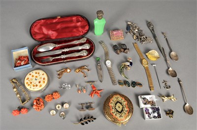 Lot 86 - A collection of costume jewellery, loose gemstones and silver