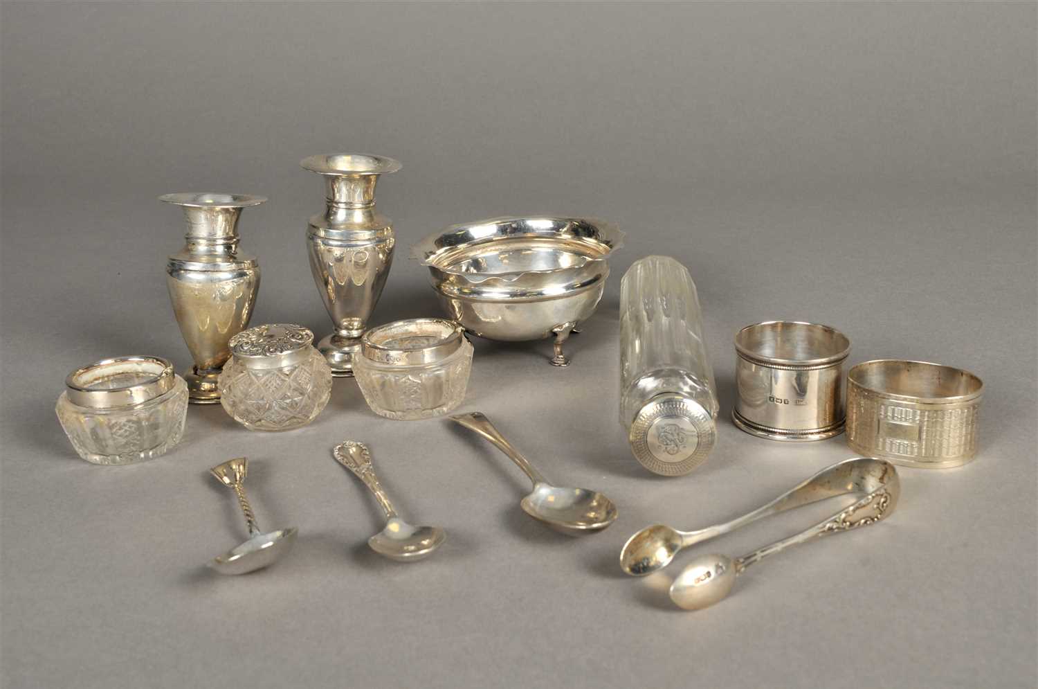 Lot 74 - A small collection of silver