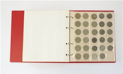 Lot 444 - A collection of coins