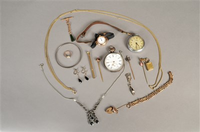 Lot 88 - A small collection of jewellery and watches