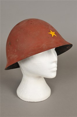 Lot 392 - Japanese WWII tin helmet