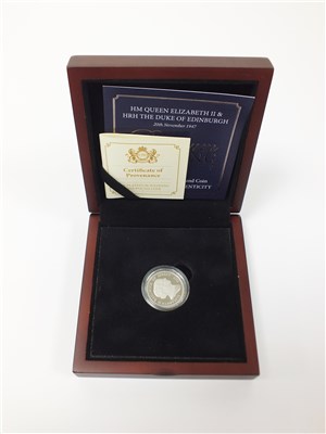 Lot 471 - Jersey 2017 Platinum wedding platinum proof one pound coin