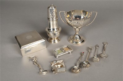 Lot 79 - A small collection of silver