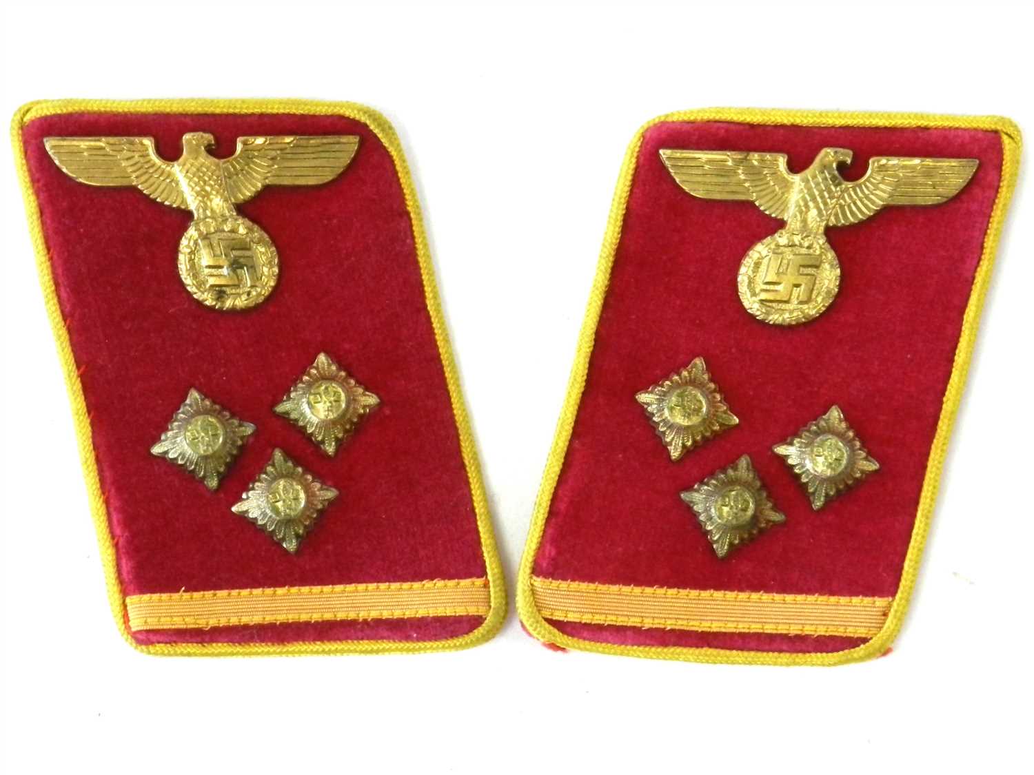 Lot 601 - Set of German Third Reich NSDAP collar tabs