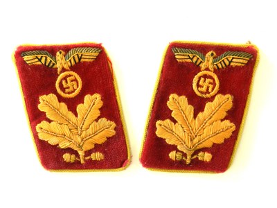 Lot 592 - Set of German Third Reich NSDAP collar tabs