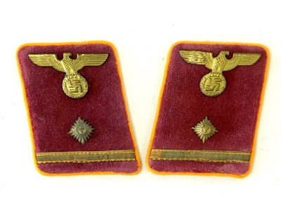 Lot 593 - Set of German Third Reich NSDAP collar tabs