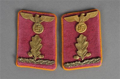 Lot 388 - Set of German Third Reich NSDAP collar tabs