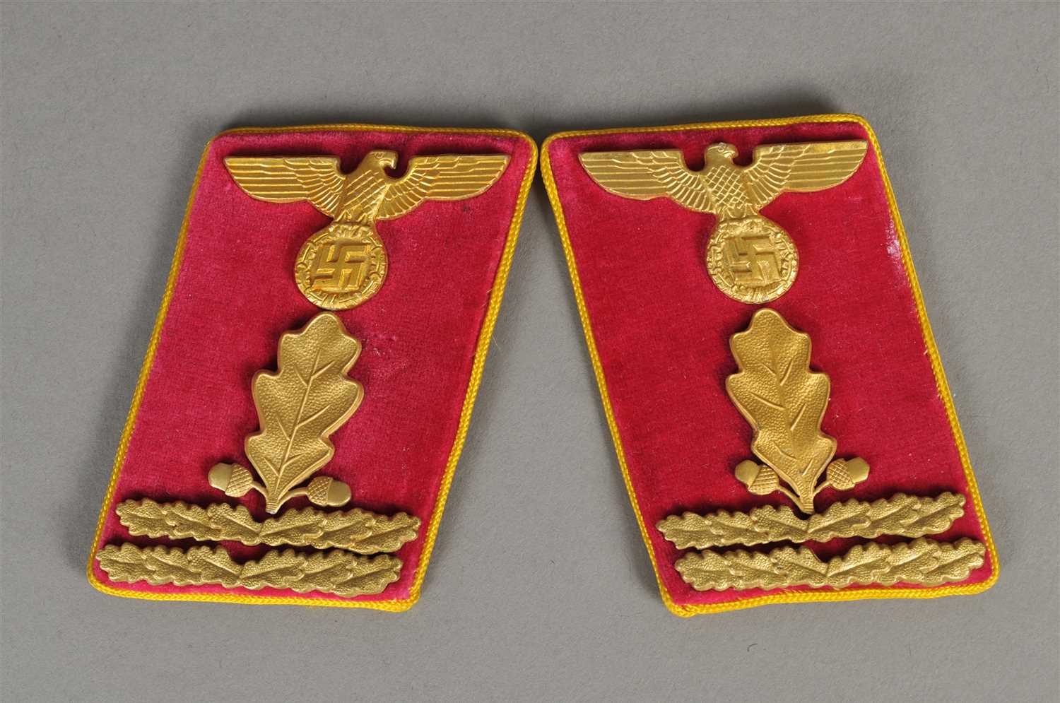 Lot 389 - Set of German Third Reich NSDAP collar tabs