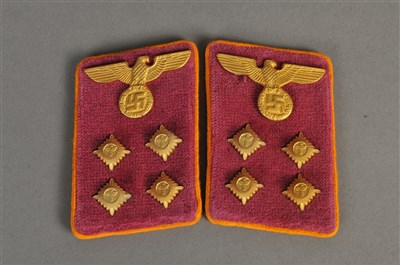 Lot 405 - Set of German Third Reich collar tabs