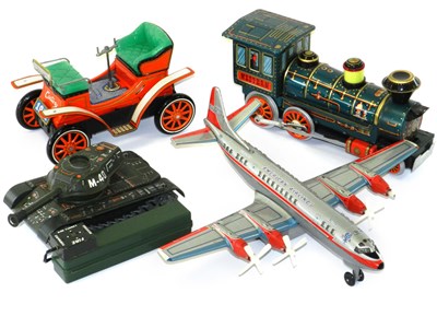 Lot 807 - Vintage 1960s Japanese Tinplate toys