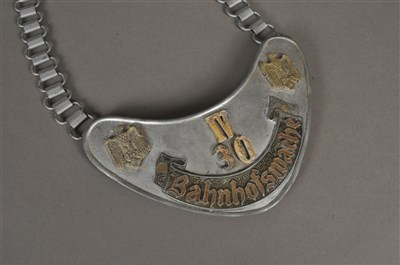 Lot 701 - German Bahnhofswache gorget and chain