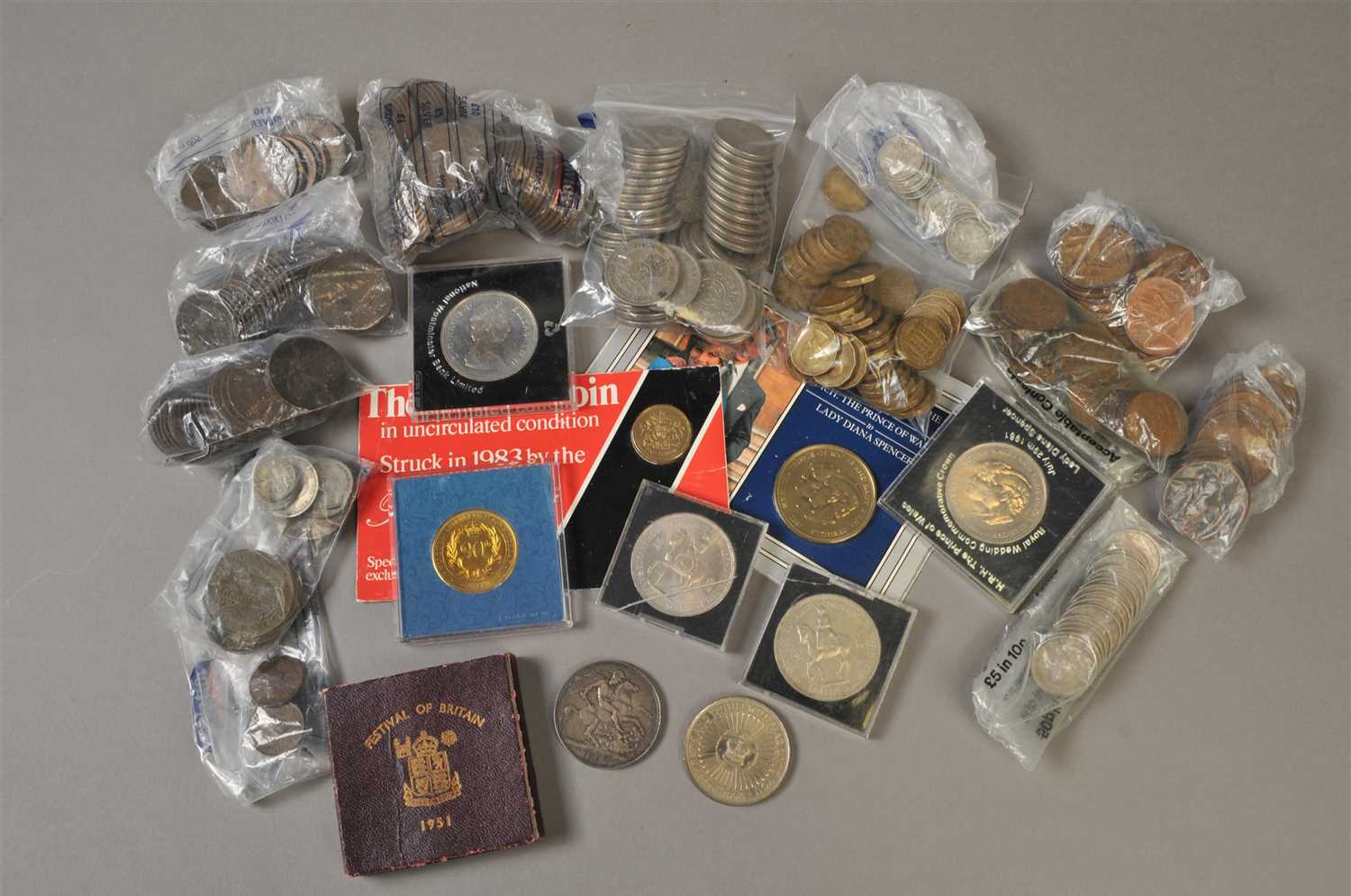 Lot 101 - An assorted collection of silver, cupro-nickel and bronze coinage