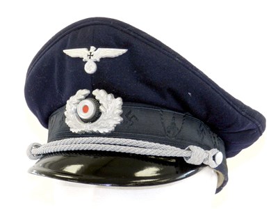 Lot 696 - German Third Reich Veteran's Association visor cap