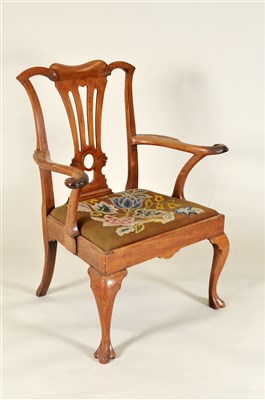 Lot 352 - A George III mahogany armchair