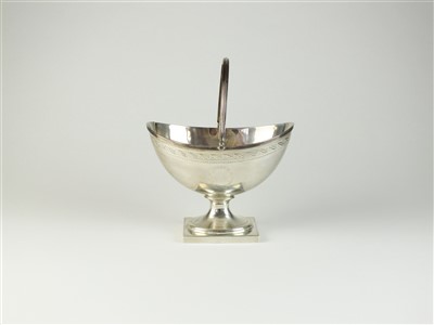 Lot 7 - A George III silver sugar basket