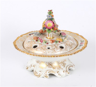 Lot 241 - Chamberlain's Worcester pierced bowl and cover