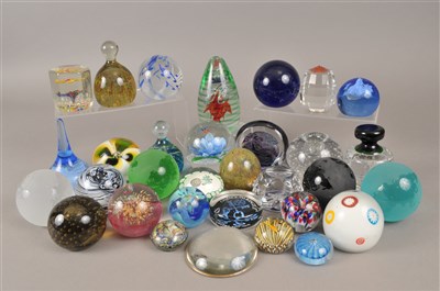 Lot 139 - A collection of glass paperweights