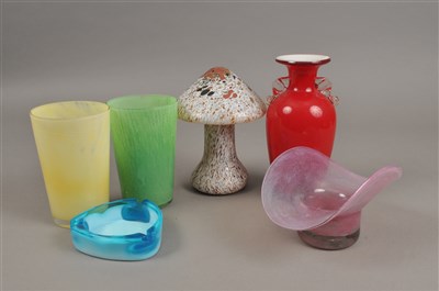 Lot 142 - A collection of mid-20th century coloured glassware