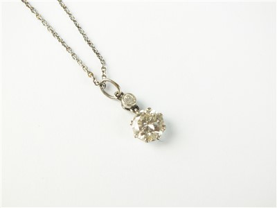 Lot 120 - A diamond pendant on chain