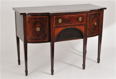 Lot 146 - A good quality George III inlaid mahogany bow-fronted sideboard