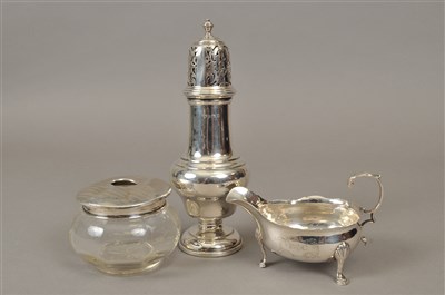 Lot 72 - A George III silver sauce boat