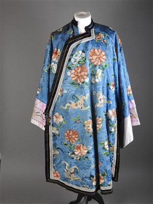 Lot 91 - A Japanese girl's silk stage costume kimono,...