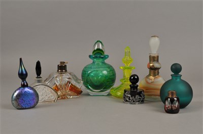 Lot 136 - Collection of vintage glass perfume bottles