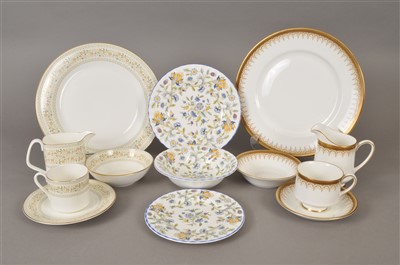 Lot 244 - Mid-20th century tea and dinnerwares