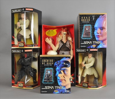 Lot 261 - A selection of boxed Star Wars and Star Treck models