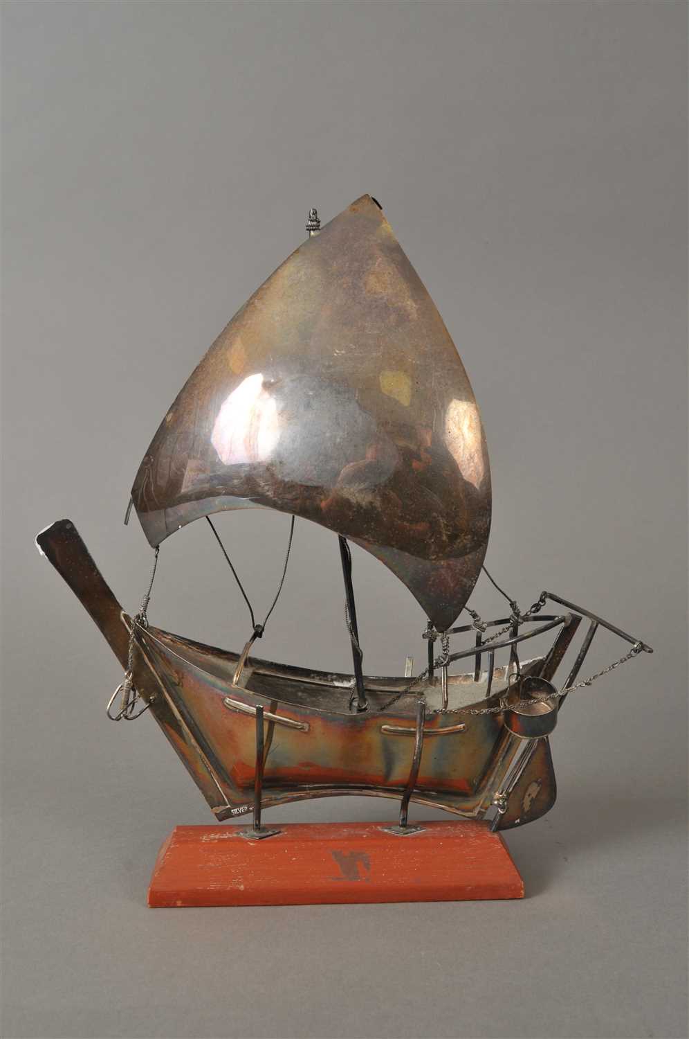 Lot 21 - A model of a dhow