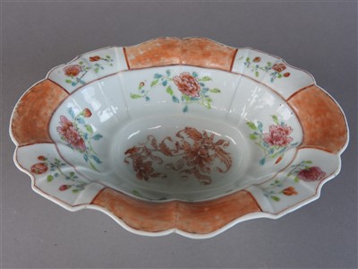 Lot 105 - An early Chinese export porcelain famille rose...