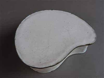 Lot 36 - A canton enamel kidney shaped box and cover,...