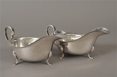 Lot 24 - A pair of silver sauce boats