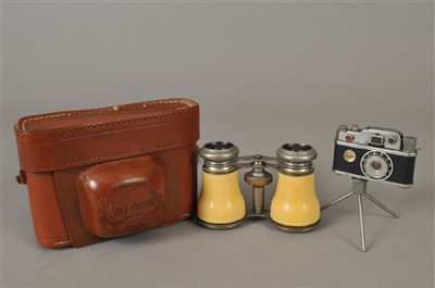 Lot 313 - PPC Fox Hunting tea service and other items