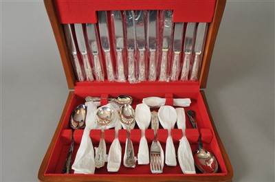 Lot 1 - A cased canteen of Kings pattern EPNS cutlery