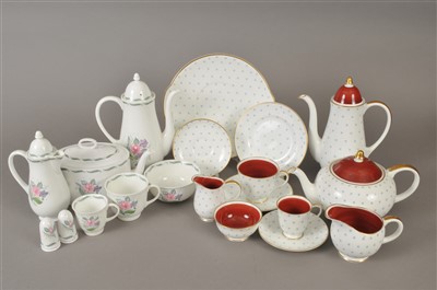 Lot 225 - A Susie Cooper tea, coffee and dinner service